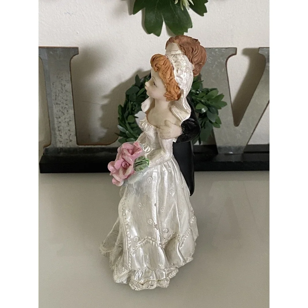 Vintage Shabby Chic Wedding Bride and Groom Resin‎ Wedding Cake Topper 5.5